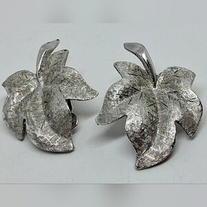 * Vintage Signed Charel Silver Tone Leaf Clip On Earrings